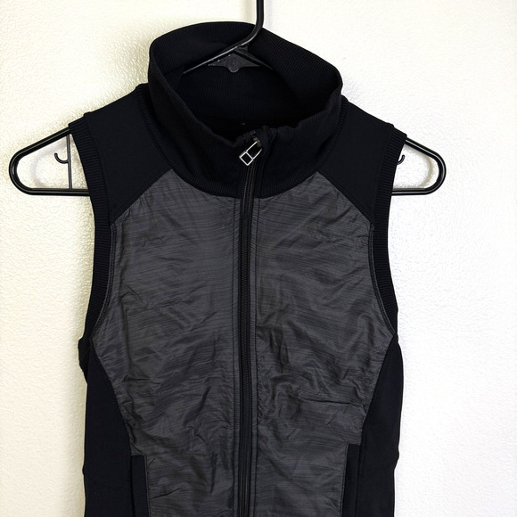 ALO Yoga Lakeside Vest Womens Medium Black Full Zip Outdoors Stretch Run Jog - Picture 3 of 5